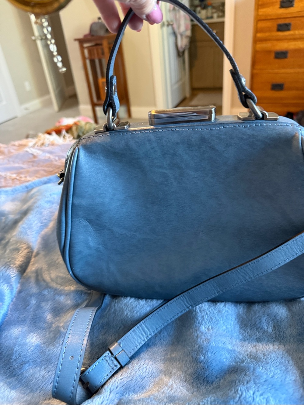 Patricia Nash all leather tooled blue - Picture 2 of 5